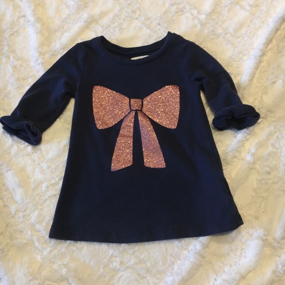 Navy and pink top with glitter bow